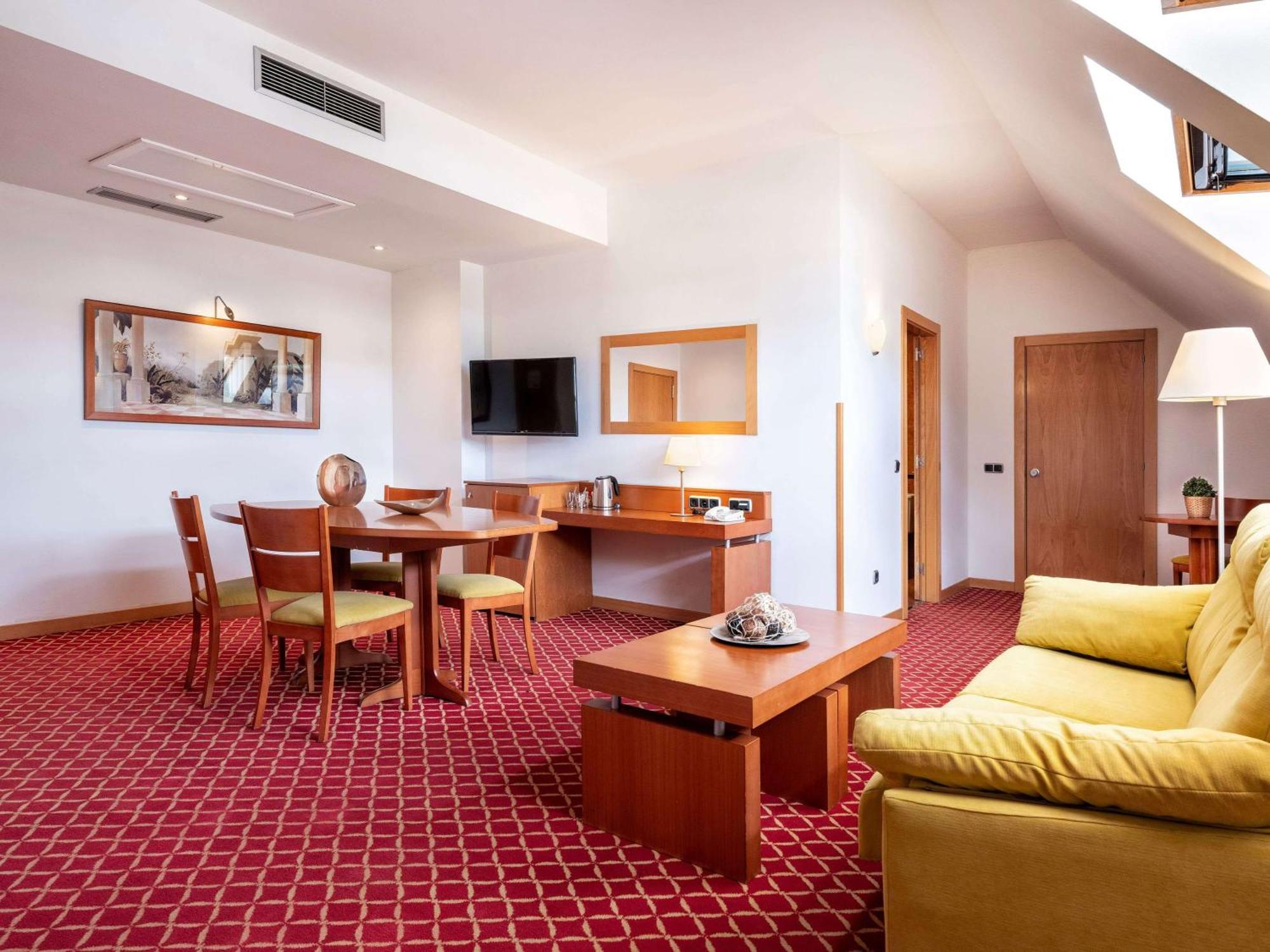 Hotel Zentral León Extérieur photo